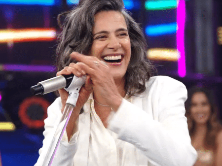 Web está inconformada com a verdadeira idade da cantora Simone - 29/12/2019 - UOL TV e Famosos