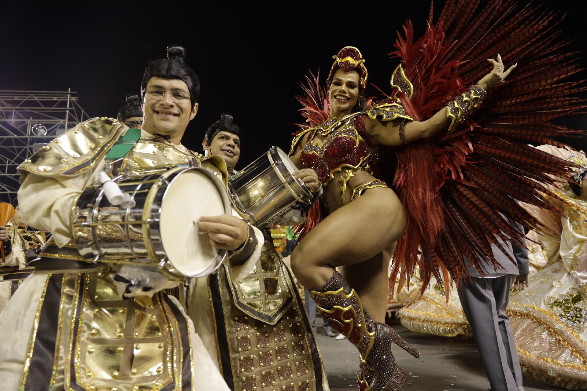 Desfile da Unidos de Vila Maria - Simon Plestenjak/UOL