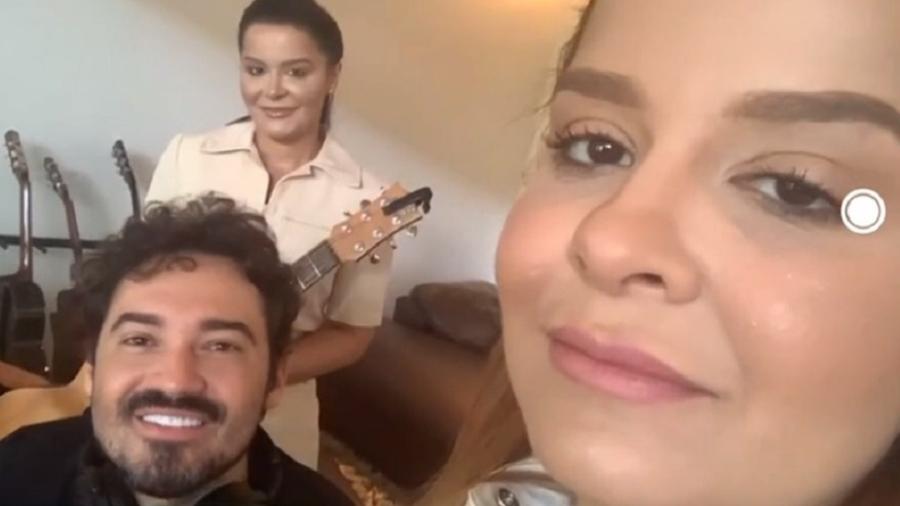Os sertanejos Maiara, Maraisa e Fernando participaram de live no É de Casa - Reprodução/TV Globo