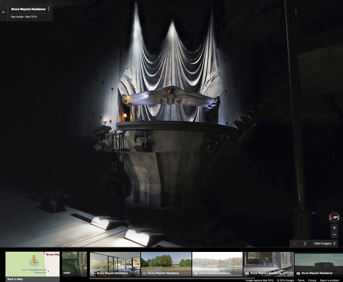 Google Street View permite visitar o cenário da Batcaverna no filme "Batman Vs Superman: A Origem da Justiça" - Reprodução/Google Street View