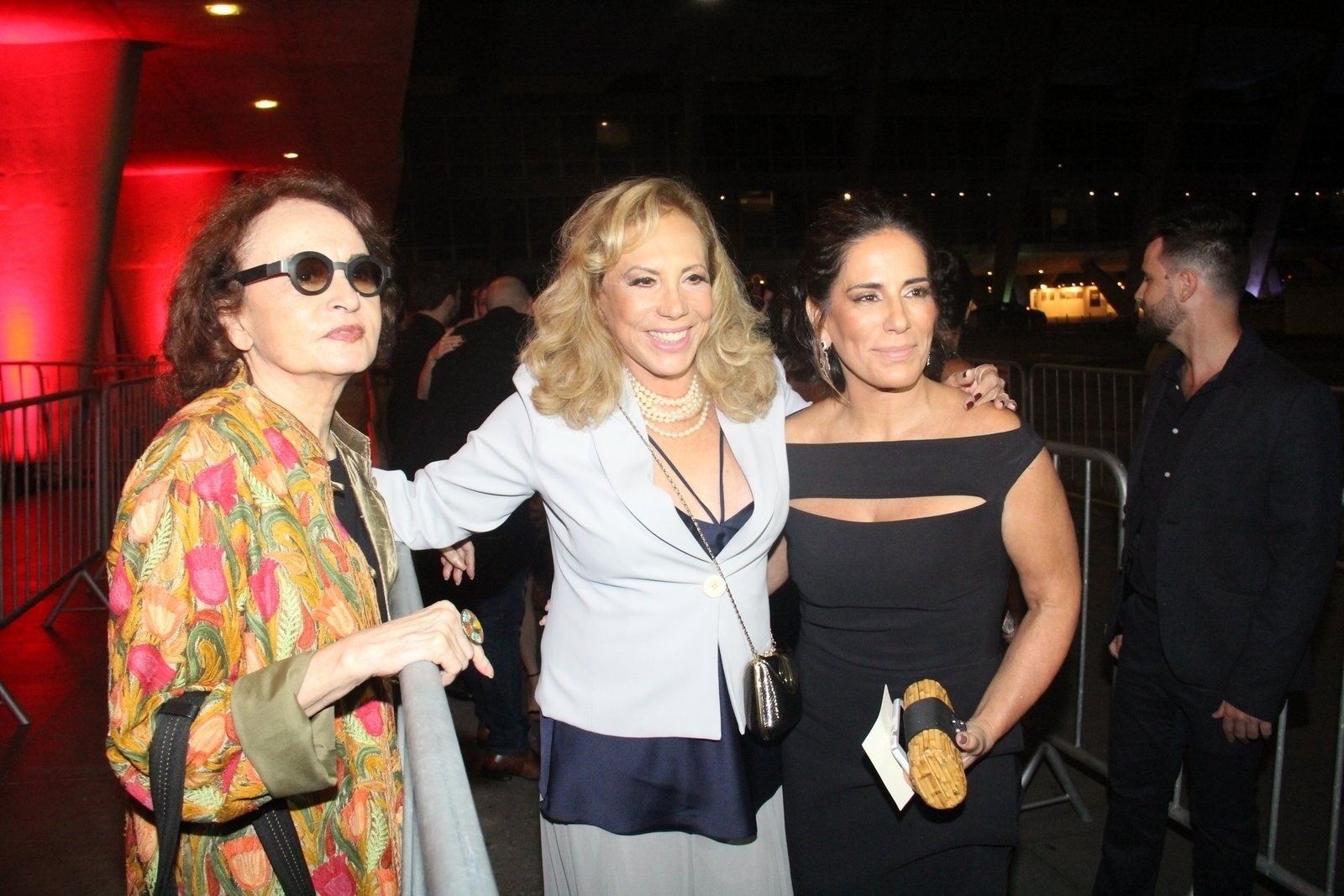 29.nov.2016 - Joana Fomm, Arlete Salles e Glória Pires comparecem ao Prêmio Extra de Televisão - Fábio Moreno, Wallace Barbosa e Marcello Sá Barretto / AgNews