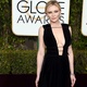 Kirsten Dunst  decotada com vestido Valentino no Golden Globes 2016 - Getty Images