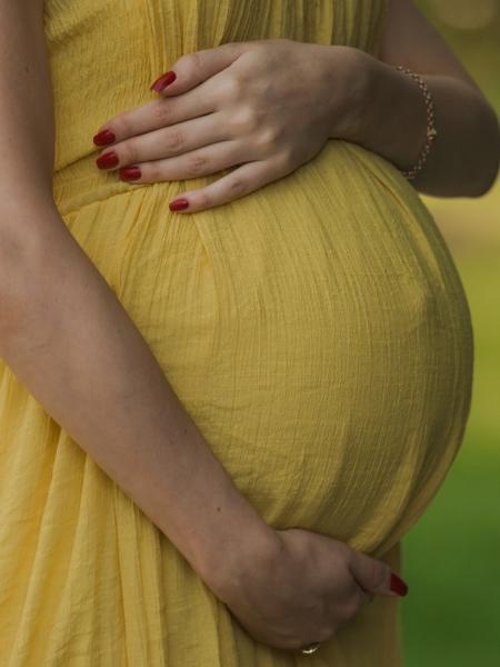 grávida, barriga de aluguel - Getty Images