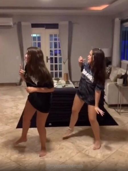 Mel Maia e a amiga dançam Verdinha, da Ludmilla - REPRODUÇÃO/INSTAGRAM