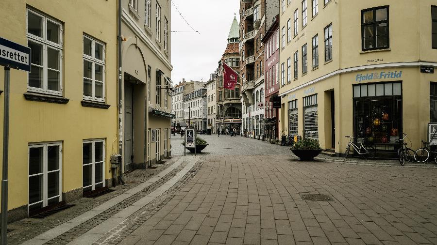 Copenhagen, capital da Dinamarca, ficou vazia durante o mês de abril e agora se prepara para mais reaberturas - Getty Images