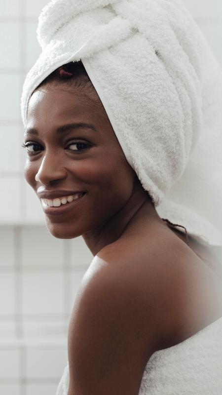 Resíduos de maquiagem podem prejudicar a pele - Getty Images - Getty Images