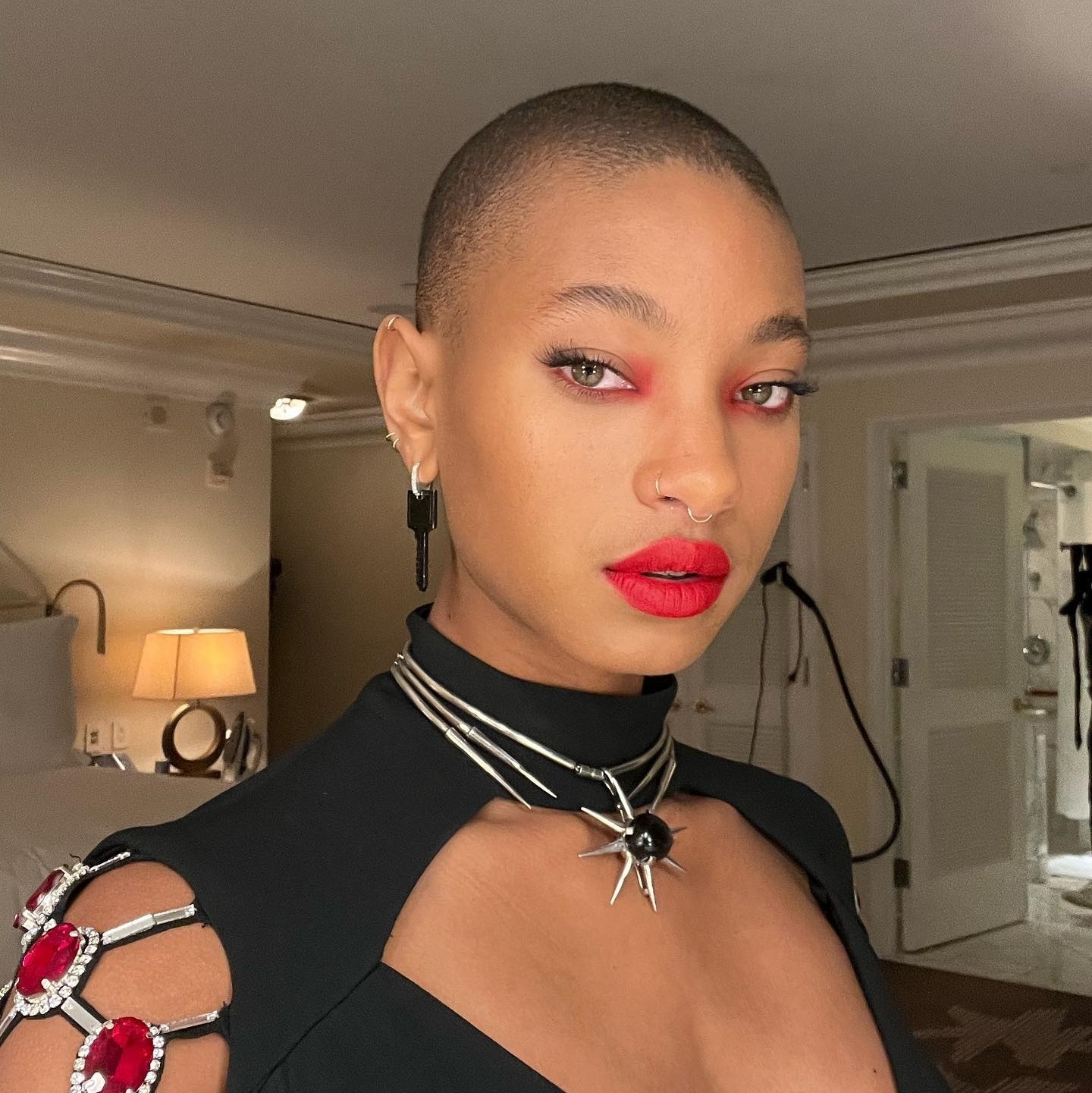 Willow Smith diz que carreira de modelo a deixou fisicamente doente