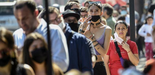 Fila de votação para plebiscito no Chile