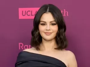 Se atrapalhou? Selena Gomez cita Diddy em discurso de evento beneficente