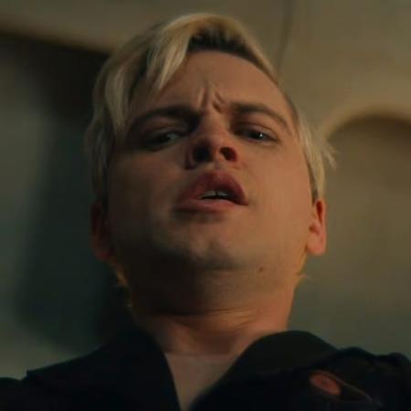 Rufus momentos antes de ter seu pênis explodido