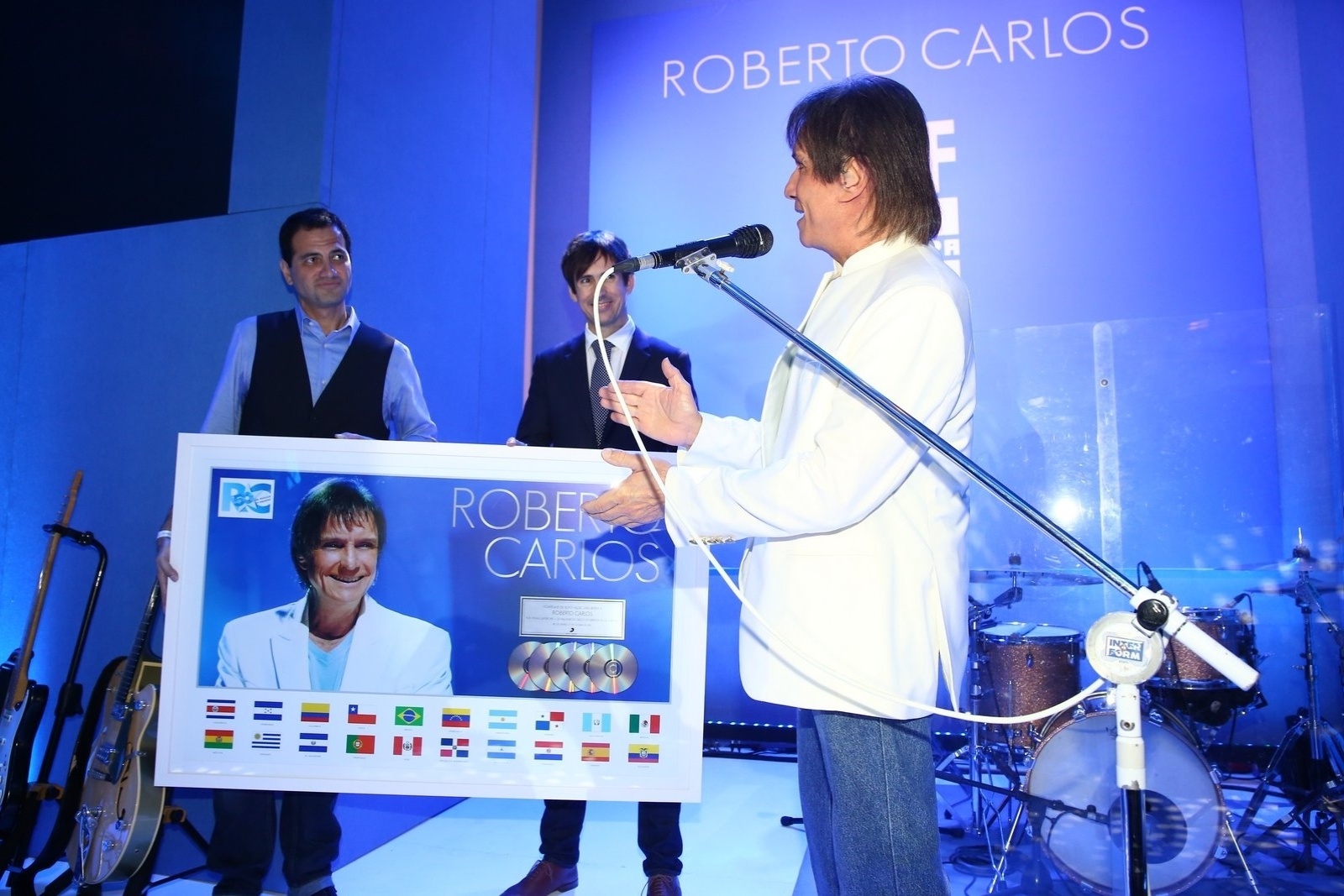 27.out.2015 - Roberto Carlos durante lançamento do CD e DVD "Primeira Fila" - AgNews