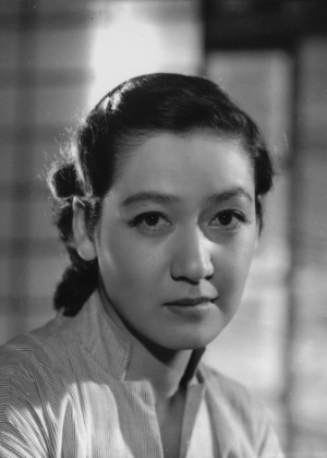 A atriz ganhou fama depois da II Guerra Mundial com grandes papéis em vários filmes do cineasta Yasujiro Ozu - Reprodução