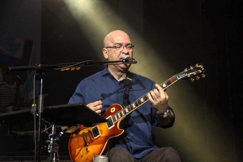 15.mar.2016 - Representando os Paralamas do Sucesso, Herbert Vianna também participa do projeto que celebra o rock brasileiro - AgNews