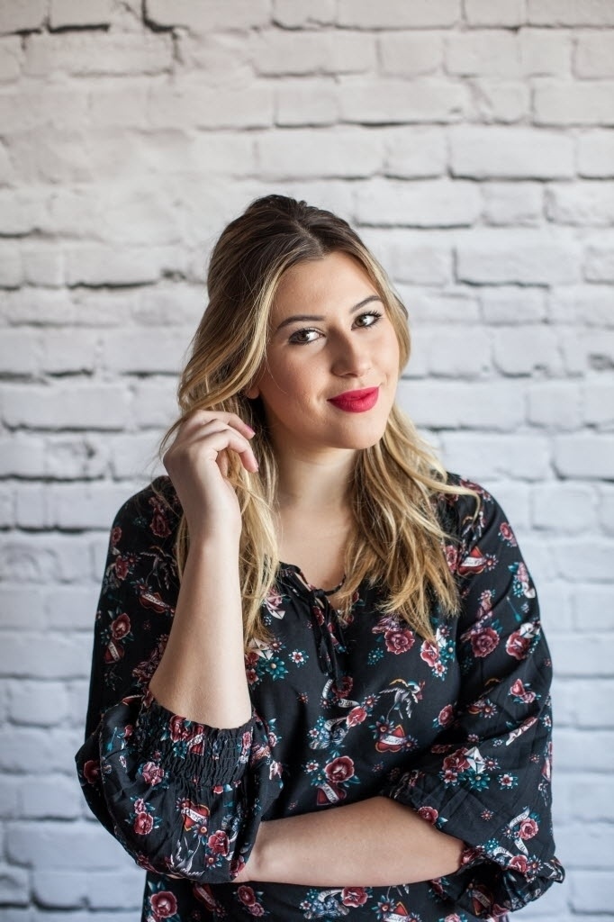 Bruna Santina, 22, a Niina Secrets. Ela foi a primeira da família a criar um canal no YouTube, em 2010. - Simon Plestenjak/UOL