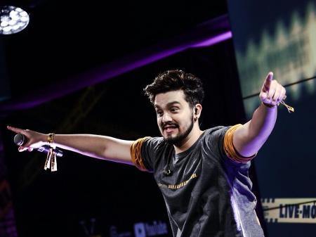 Além de coletiva de imprensa, Luan Santana fez um pocket show para convidados - Keiny Andrade/UOL