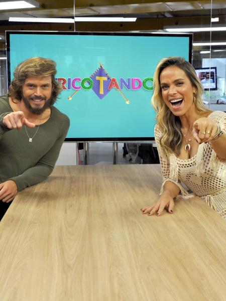 Franklin e Ligia no estúdio do "Tricotando", novo programa de fofocas da RedeTV! - Divulgação/RedeTV! - Divulgação/RedeTV!