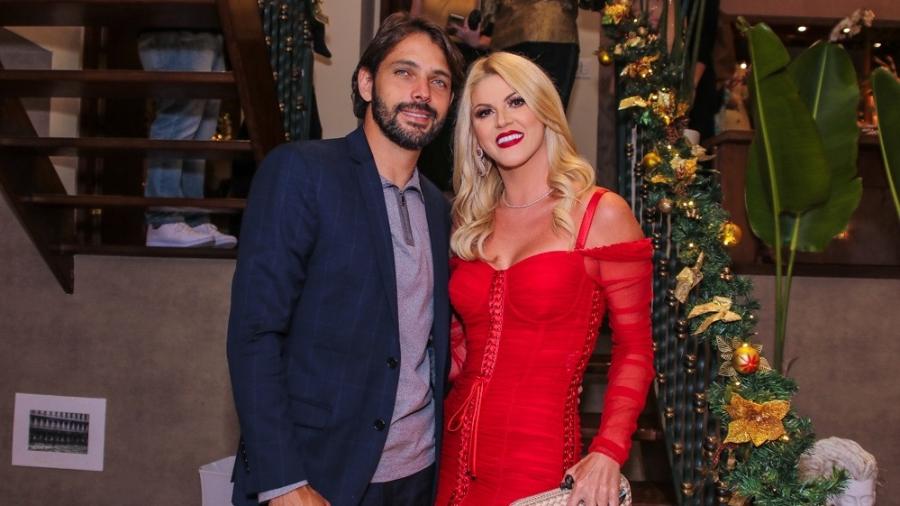 Val Marchiori aparece com o namorado, Thiago Castilho, em festa em SP - Thiago Duran/AgNews