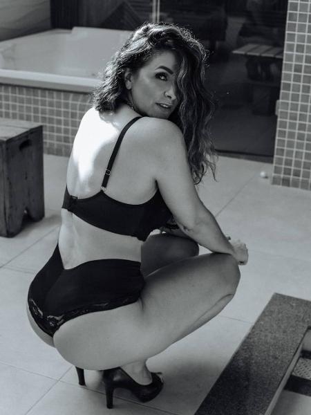Ex-Banheira do Gugu, Luiza Ambiel posta foto só de lingerie - Reprodução/Instagram