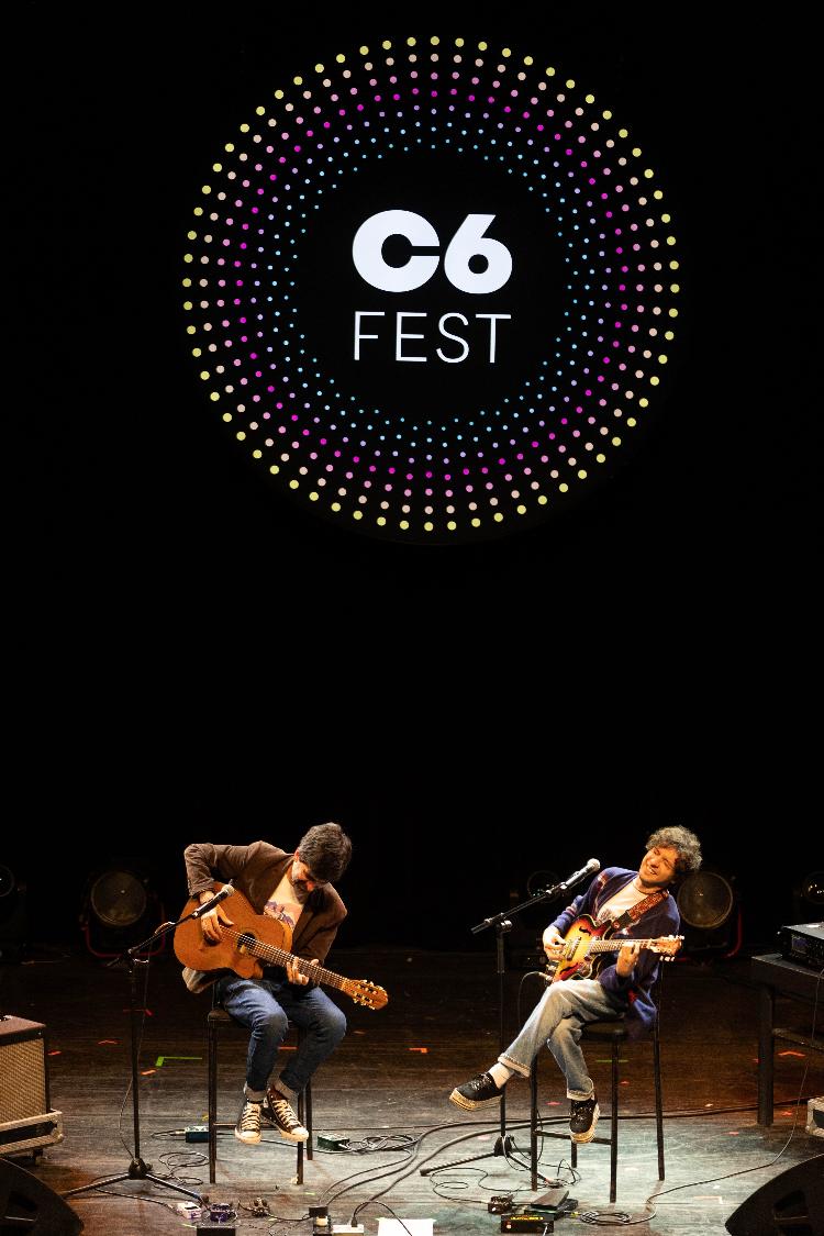 Daniel Santiago e Pedro Martins em show no C6 Fest