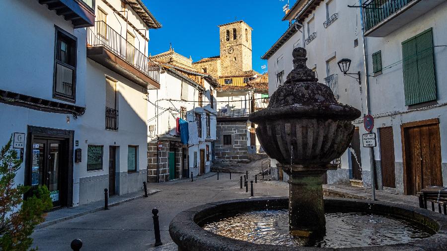 Fuente de la Plaza, em Hervás, no Vale do Ambroz, comunidade autônoma de Extremadura, na Espanha - Rudolf Ernst/Getty Images/iStockphoto