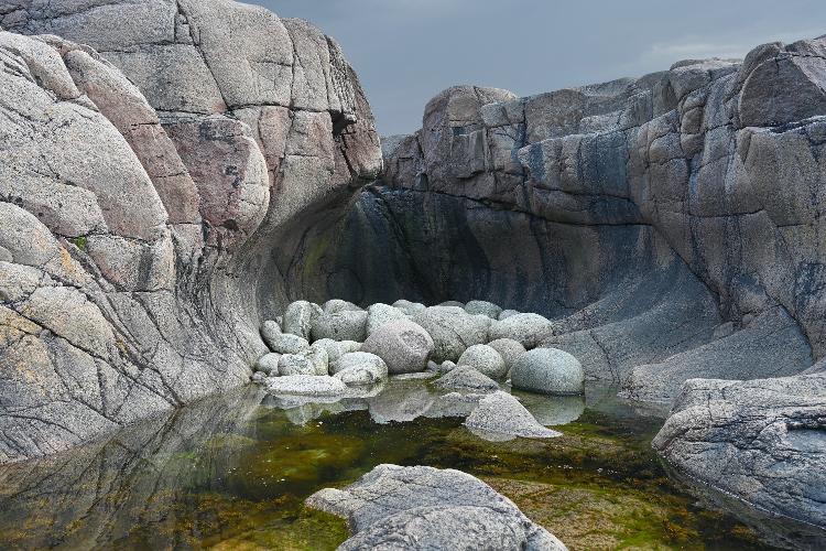 Caverna Ninho do Dragão, no Mar de Barents, na Península de Kola, na Rússia