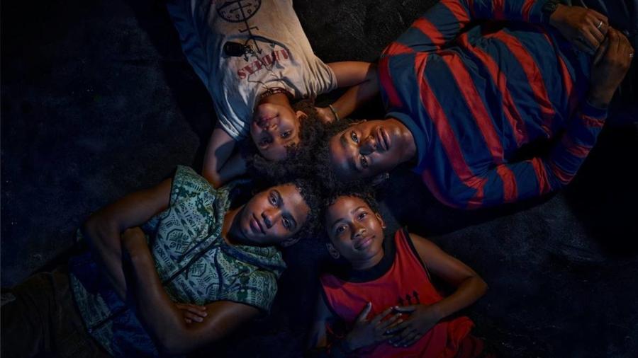 Jesus (Andrei Marques), Douglas (Samuel Silva), Sete (Patrick Congo) e Pipoca (Wendy Queiroz) em "Os Quatro da Candelária" - Netflix