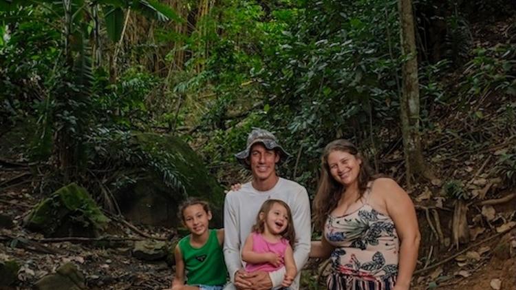 O agricultor Fabio de Souza Silva e sua família na comunidade de Feliz Lembrança (ES) O agricultor Fabio de Souza Silva e sua família na comunidade de Feliz Lembrança (ES)