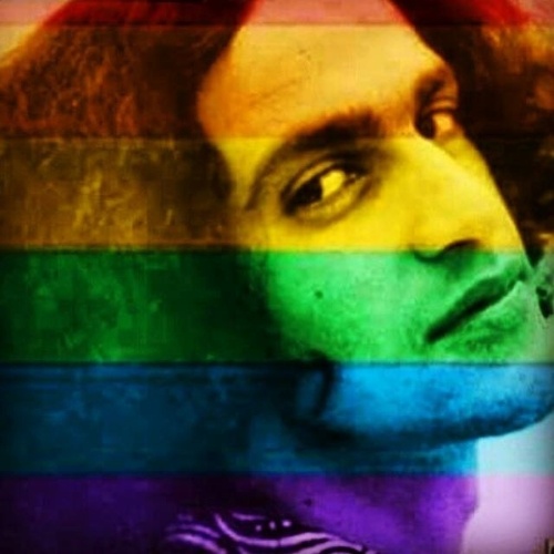 26.jun.2015 - Caetano Veloso comemora a legalização do casamento gay nos Estados Unidos postando uma foto no Facebook com as cores da bandeira LGBT