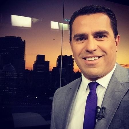 Rodrigo Bocardi faz selfie ao vivo no "Bom Dia São Paulo" - Reprodução/TV Globo e Instagram