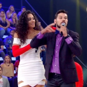 Débora Nascimento surpreende José Loreto no último programa da temporada de 2016 - Reprodução/TV Globo - Reprodução/TV Globo