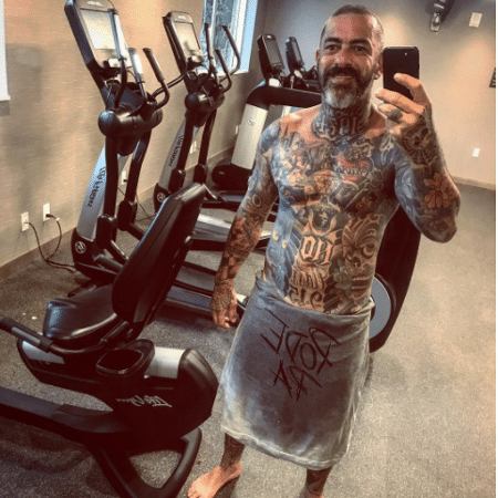 Henrique Fogaça exibe tatuagens - Reprodução/Instagram/henrique_fogaca74