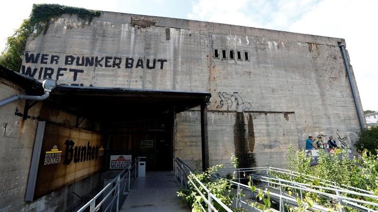 Imagem externa no bunker nazista que abriga a exposição  - Fabrizio Bensch/Reuters - Fabrizio Bensch/Reuters