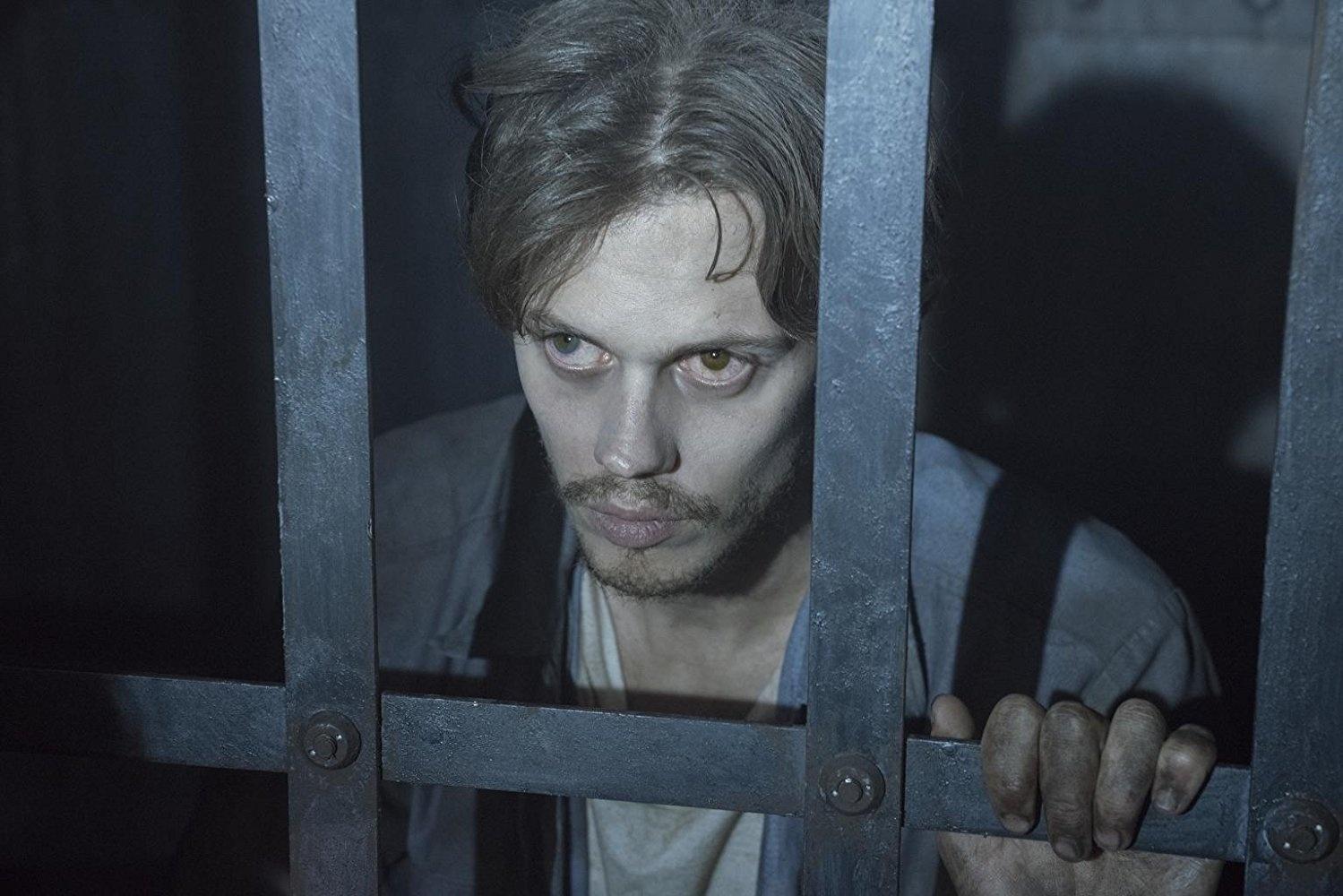 Bill Skarsgård em cena de "Castle Rock" - Reprodução