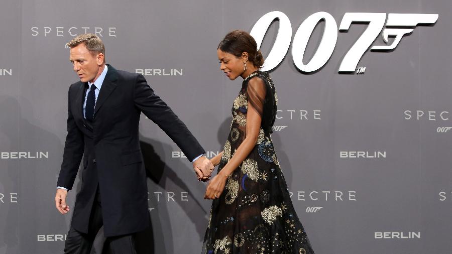 Os atores Daniel Craig e Naomie Harris, de 007 - Adam Berry/Getty Images for Sony Pictures