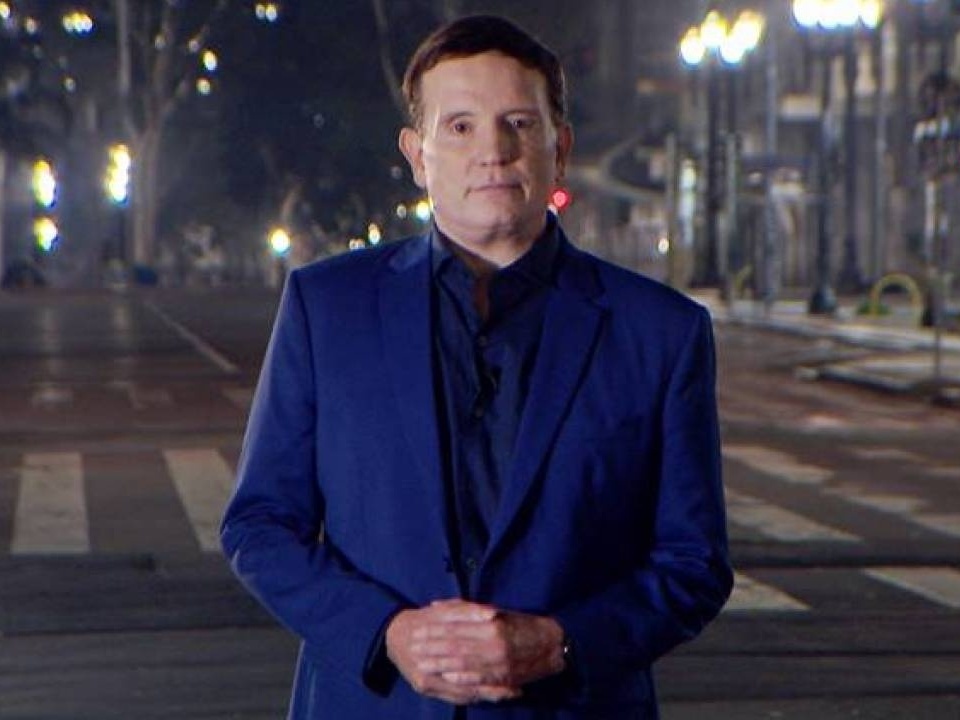 Melhor: Demitido do SBT, Cabrini manda bolo para Silvio e ganha elogio do ex-patrão