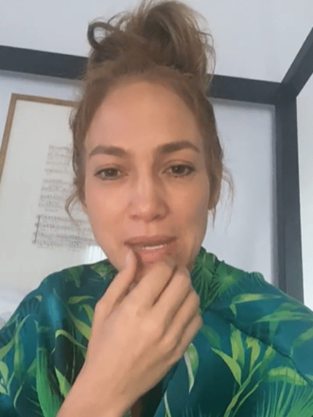 Jennifer Lopez aparece para os fãs em live surpresa - Reprodução/Instagram
