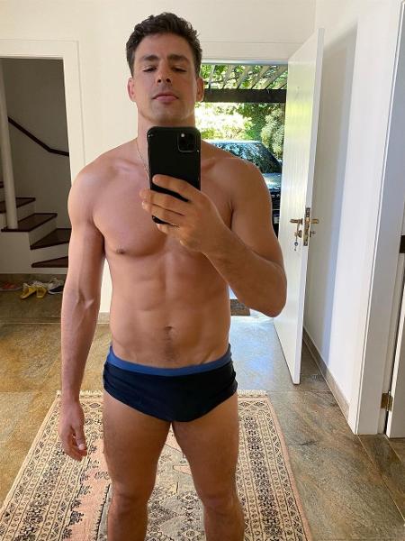 Cauã Reymond posa só de cueca - Reprodução Instagram
