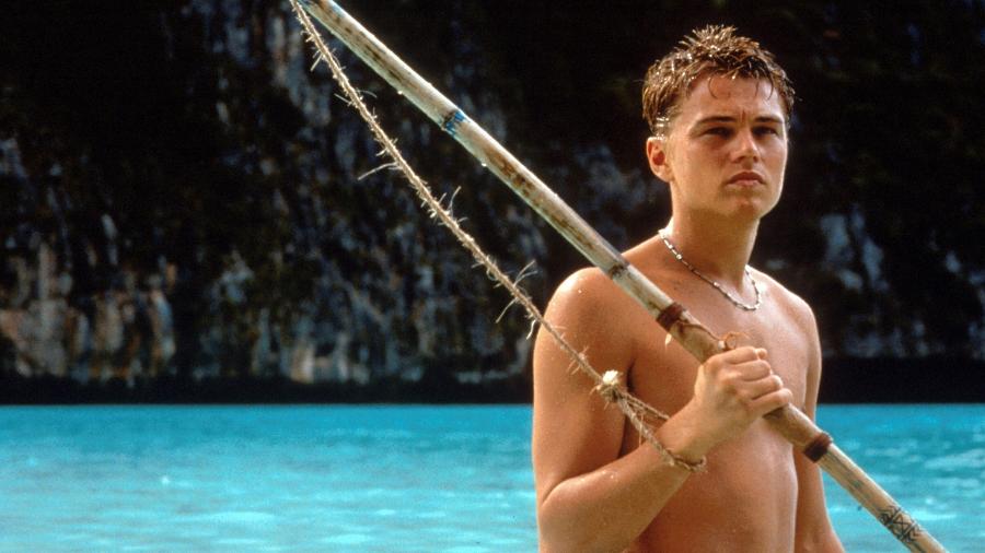 Leonardo DiCaprio no filme "A Praia" (2000) gravado em Maya Bay, na Tailândia - Twentieth Century Fox/Photofest