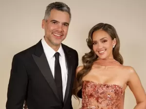 Jessica Alba e Cash Warren terminam casamento de 16 anos, diz site