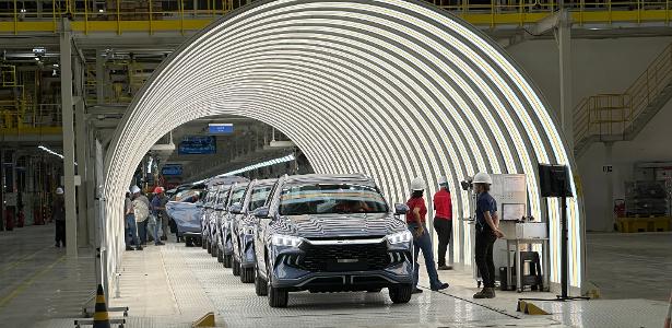 BYD supera Ford em vendas globais de carros e fica em 6º lugar em ranking
