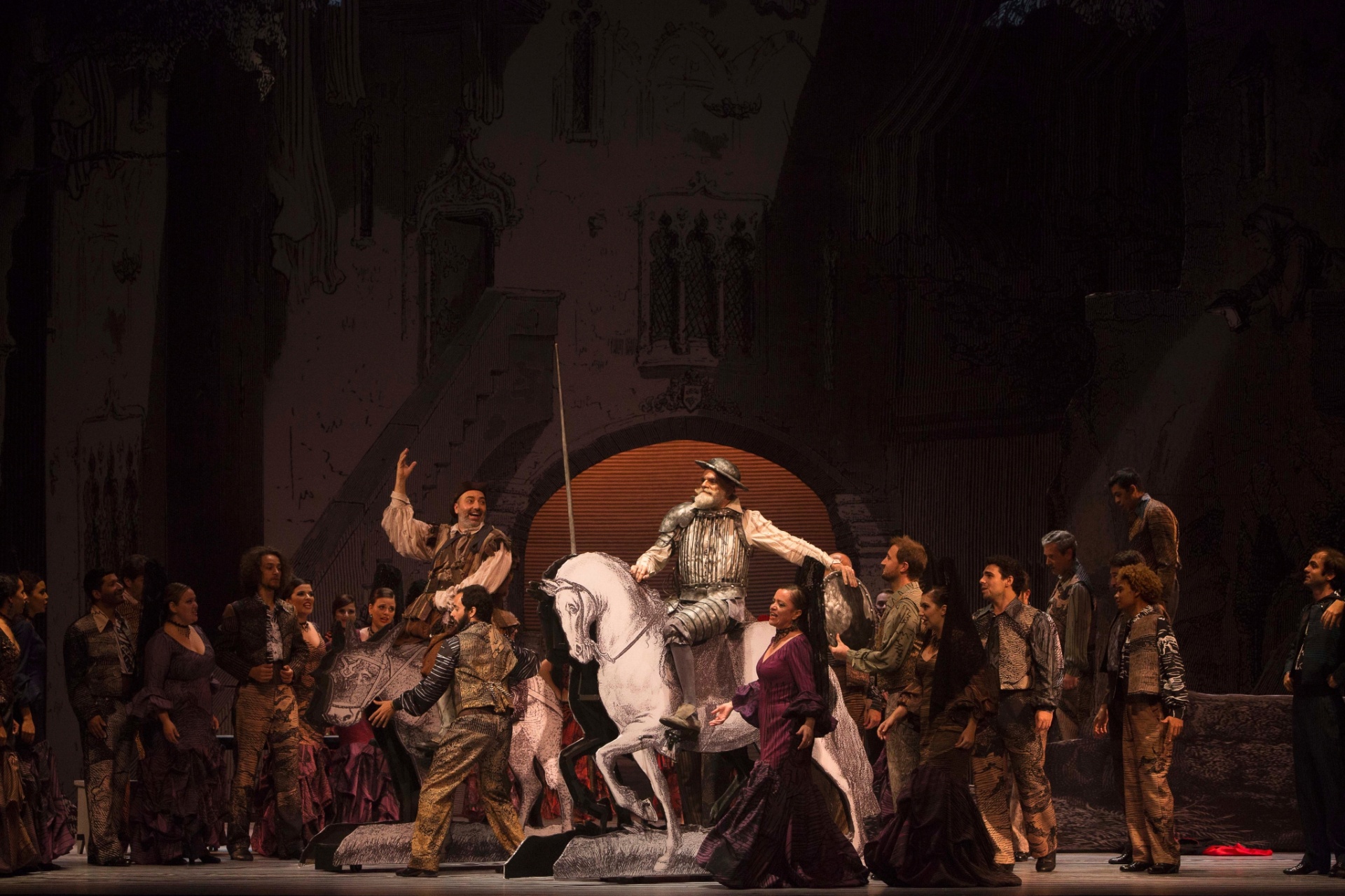 O Theatro São Pedro, na região central de São Paulo, recebe a ópera "Dom Quixote", de Jules Massenet, até o dia 13 de março de 2016. Com direção musical e regência de Luiz Fernando Malheiro, o espetáculo tem co-produção com o Theatro Municipal do Rio de Janeiro e é inspirado na obra de Miguel de Cervantes. - Heloisa Bortz