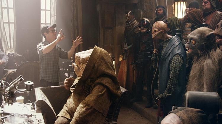 J.J. Abrams comanda as raças alienígenas em "Star Wars: O Despertar da Força" - Reprodução - Reprodução