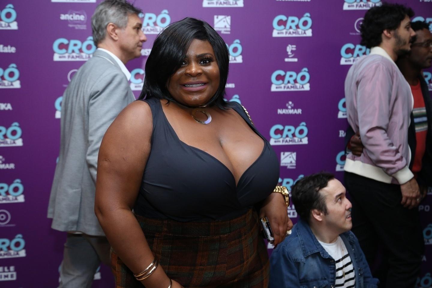 Jojô Todynho toda elegante na pré-estreia de "Cro em Família", no Rio - Wallace Barbosa/AgNews