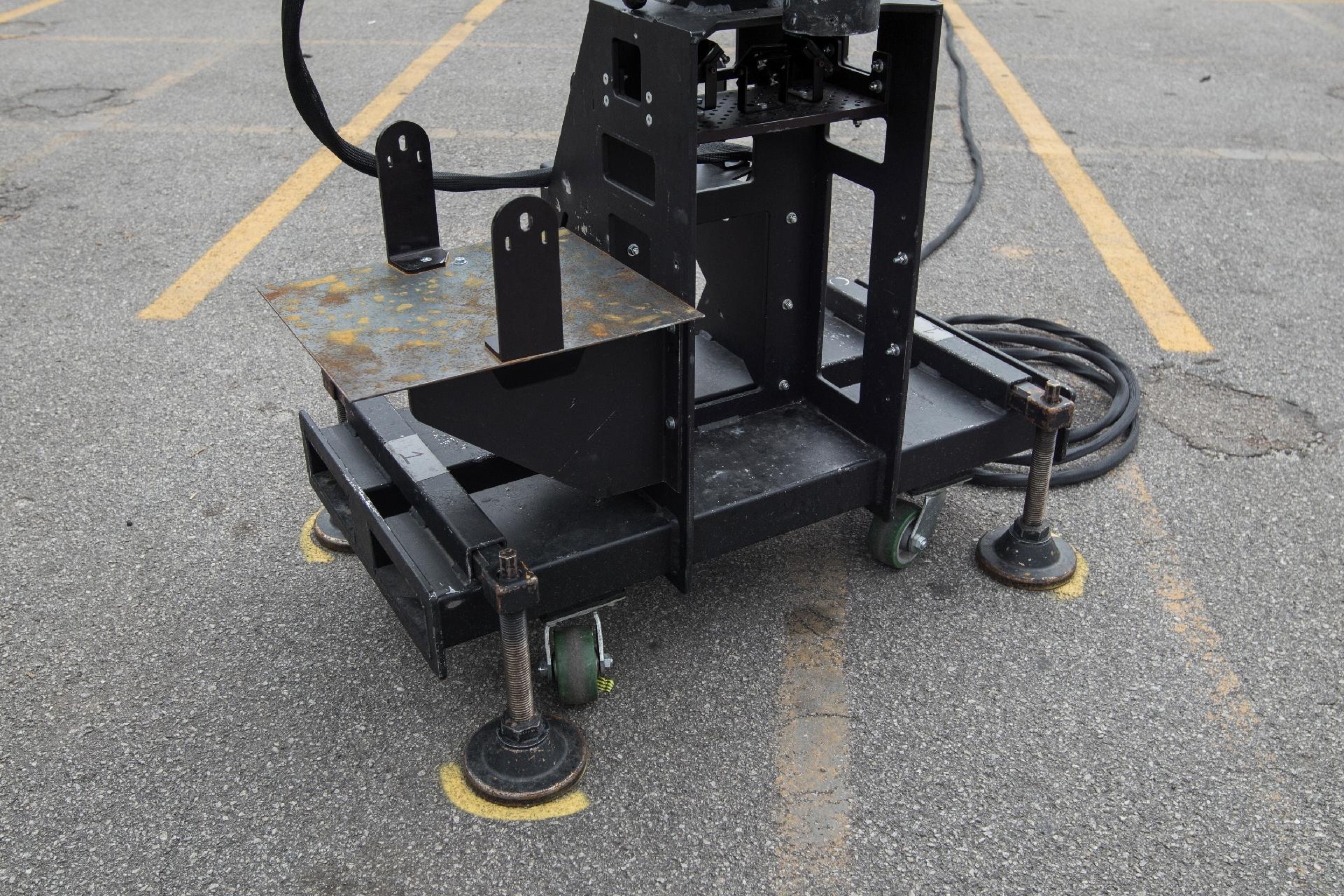 Detalhe da montagem do palco de Roger Waters, montado para ensaio técnico no Credicard Hall, zona sul de São Paulo - Simon Plestenjak/UOL