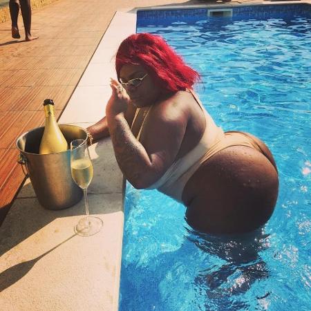 Jojo Todynho relaxa na piscina  - Reprodução/Instagram