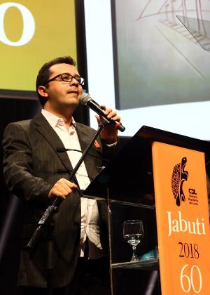 Mailson Furtado Viana discursa no Jabuti ao ganhar o prêmio de Melhor Livro do Ano por "À Cidade" - Marcos Ribas/Brazil News - Marcos Ribas/Brazil News
