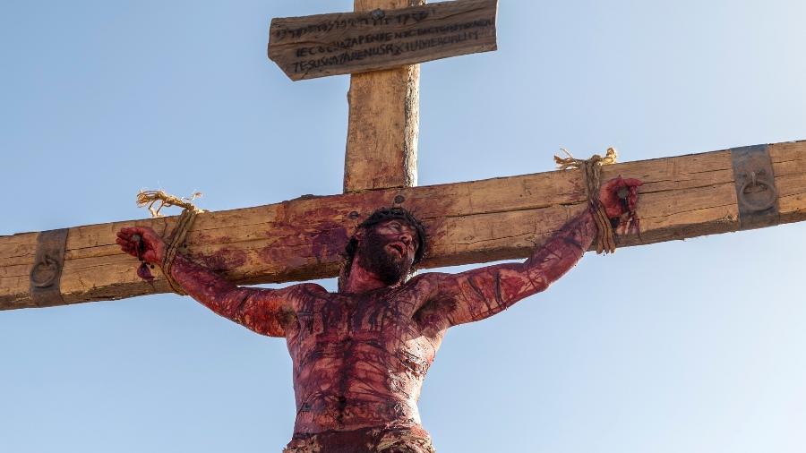 Jesus na cruz; novela da Record termina um dia depois da Páscoa  - Edu Moraes/Divulgação/TV Record