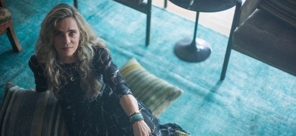 Bruna Lombardi em cena da segunda temporada de A Vida Secreta dos Casais, série da HBO - Divulgação