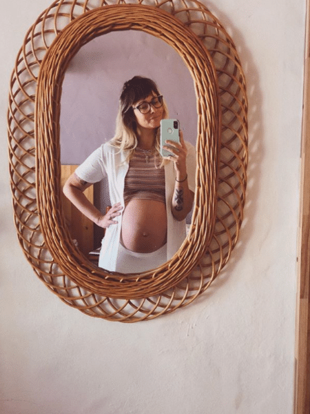 Flávia Rubim exibe barriga da terceira gravidez; o bebê é uma menina, que se chamará Pina - Reprodução/Instagram/@flaviarubim