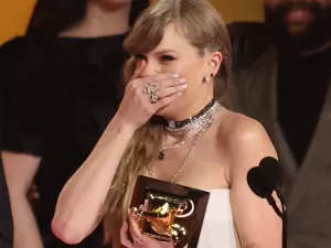 Feminino, Grammy 2024 consagra Taylor Swift, primeira a ter 4 álbuns do ano